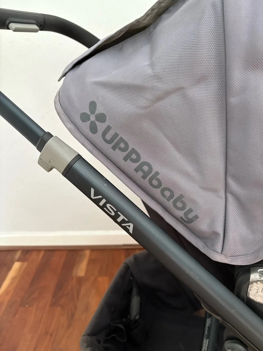 Uppa Baby Vista V2 travel system - Image 3