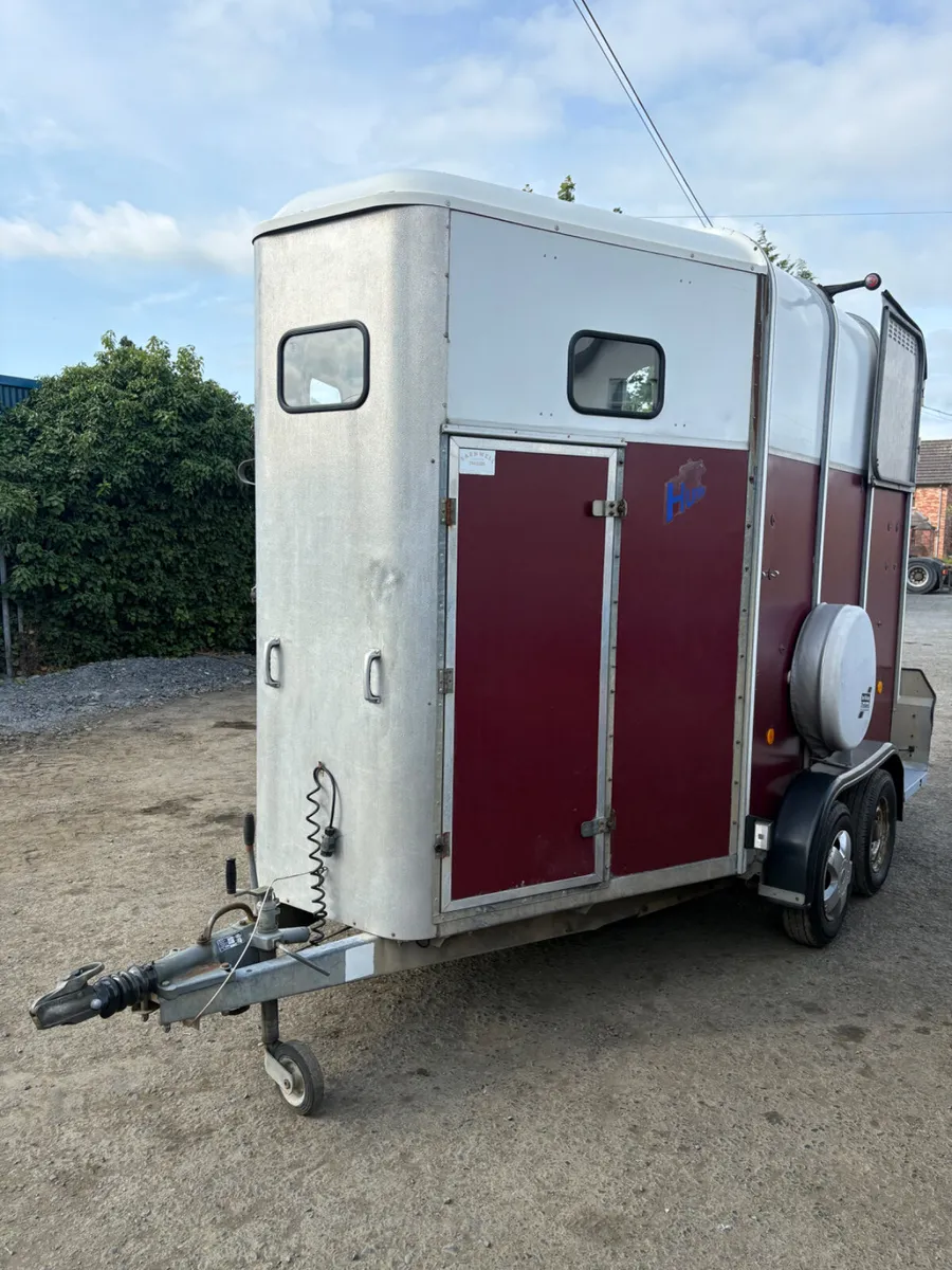 Ifor Williams 510 red horse box - Image 1