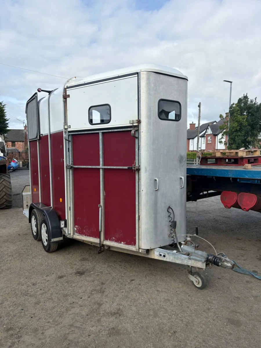 Ifor Williams 510 red horse box - Image 3
