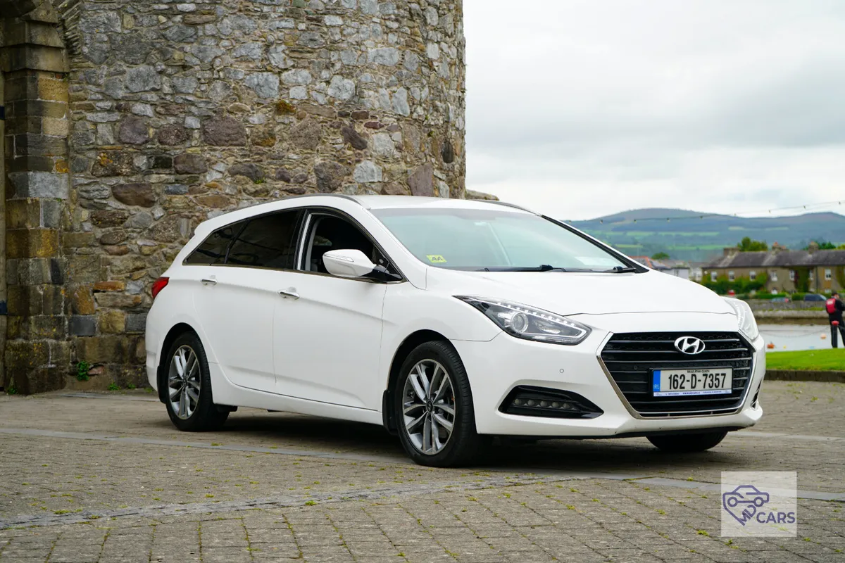 Hyundai i40 estate - Image 2