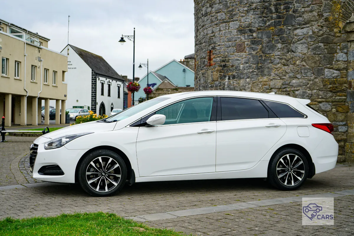 Hyundai i40 estate - Image 4