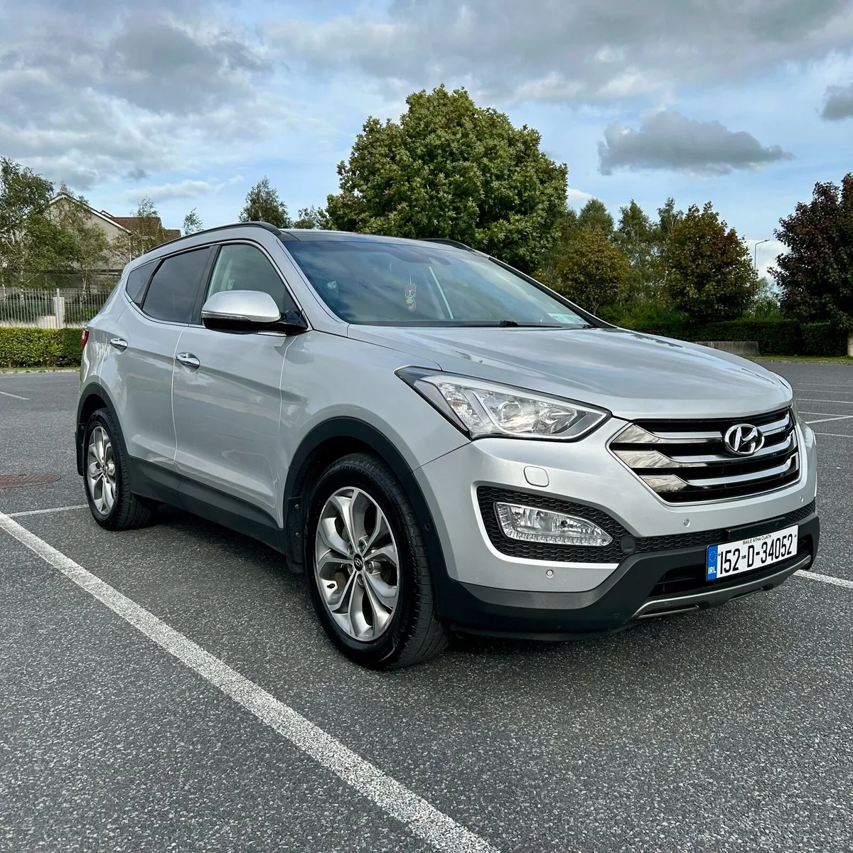 2015 Hyundai Santa Fe AWD Fully Loaded 7 Seater - Image 1