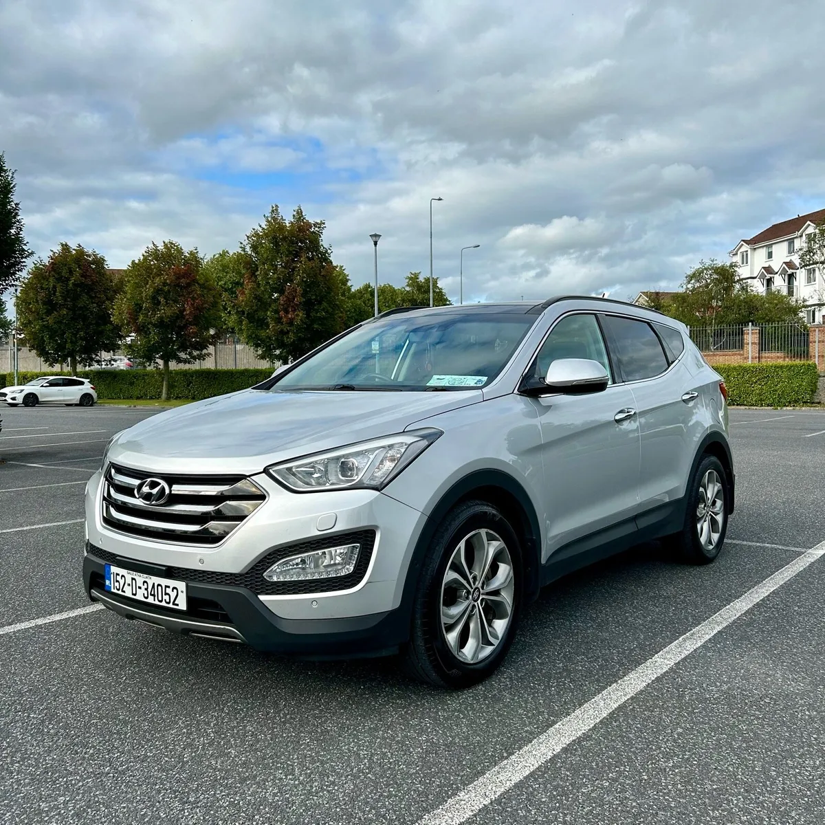 2015 Hyundai Santa Fe AWD Fully Loaded 7 Seater - Image 3