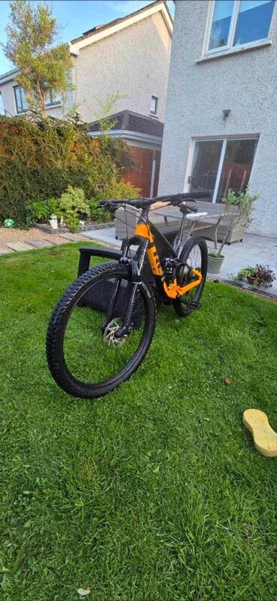Trek Fuel ex5 m/l. full suspension mountain bike - Image 1