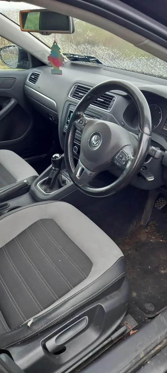 Volkswagen Jetta 2014 - Image 3