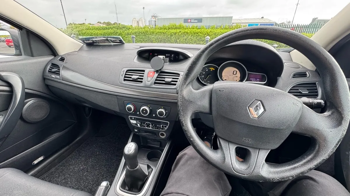 Renault Megane coupe - Image 3