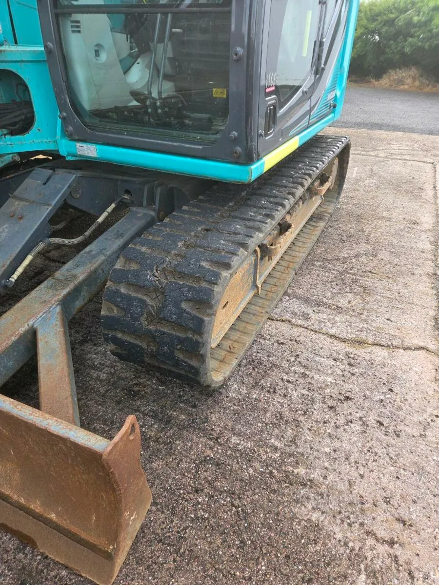 Digger rubber tracks - Image 1