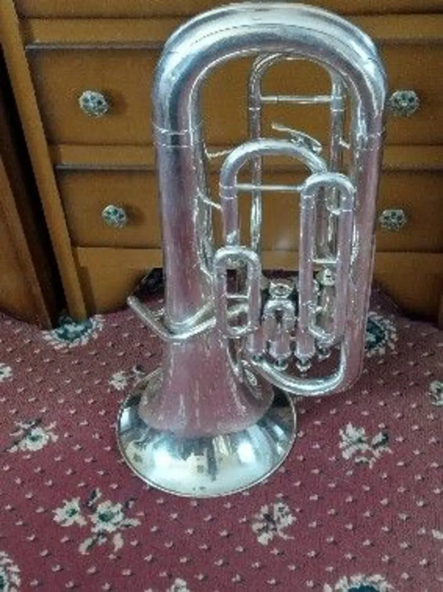Vintage YAMAHA  Bb Euphonium - Image 2