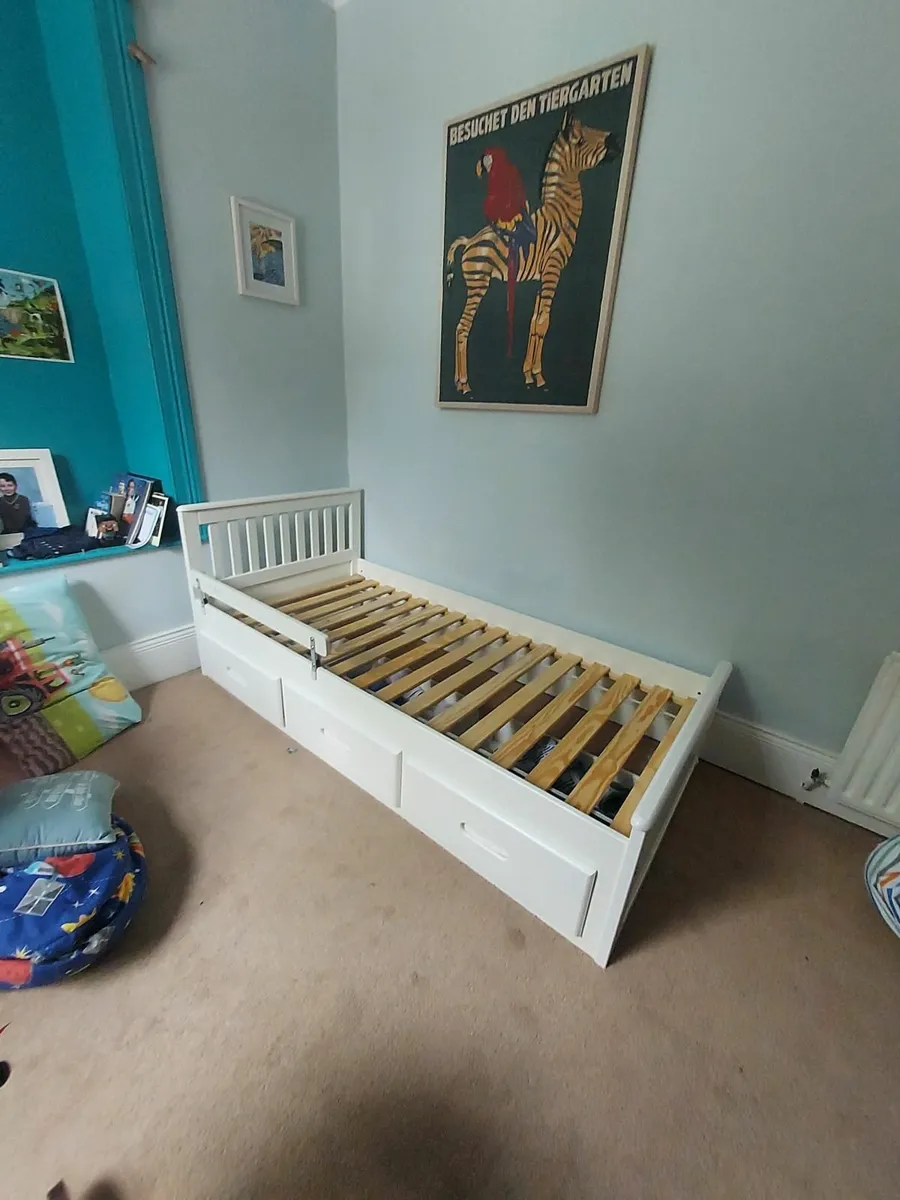Childs single bed with storage - Image 1