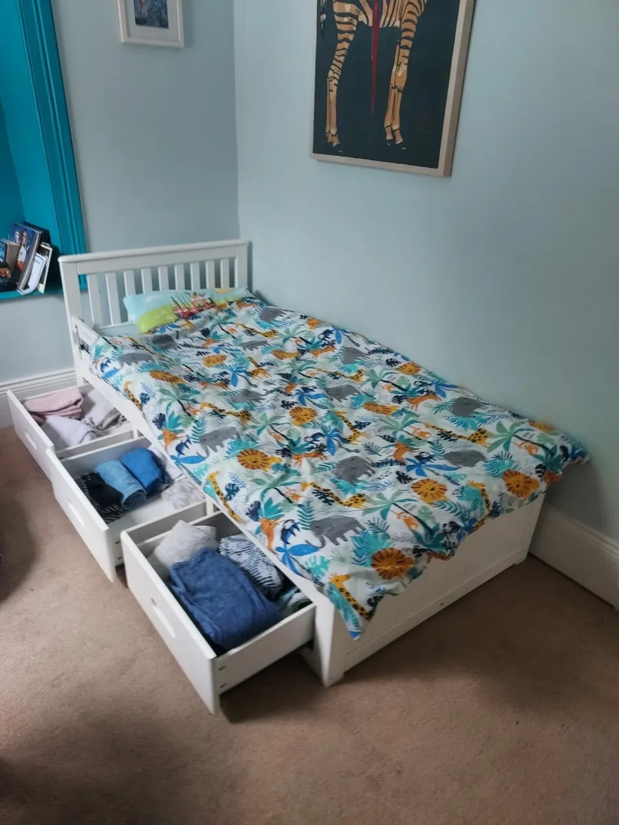 Childs single bed with storage - Image 2