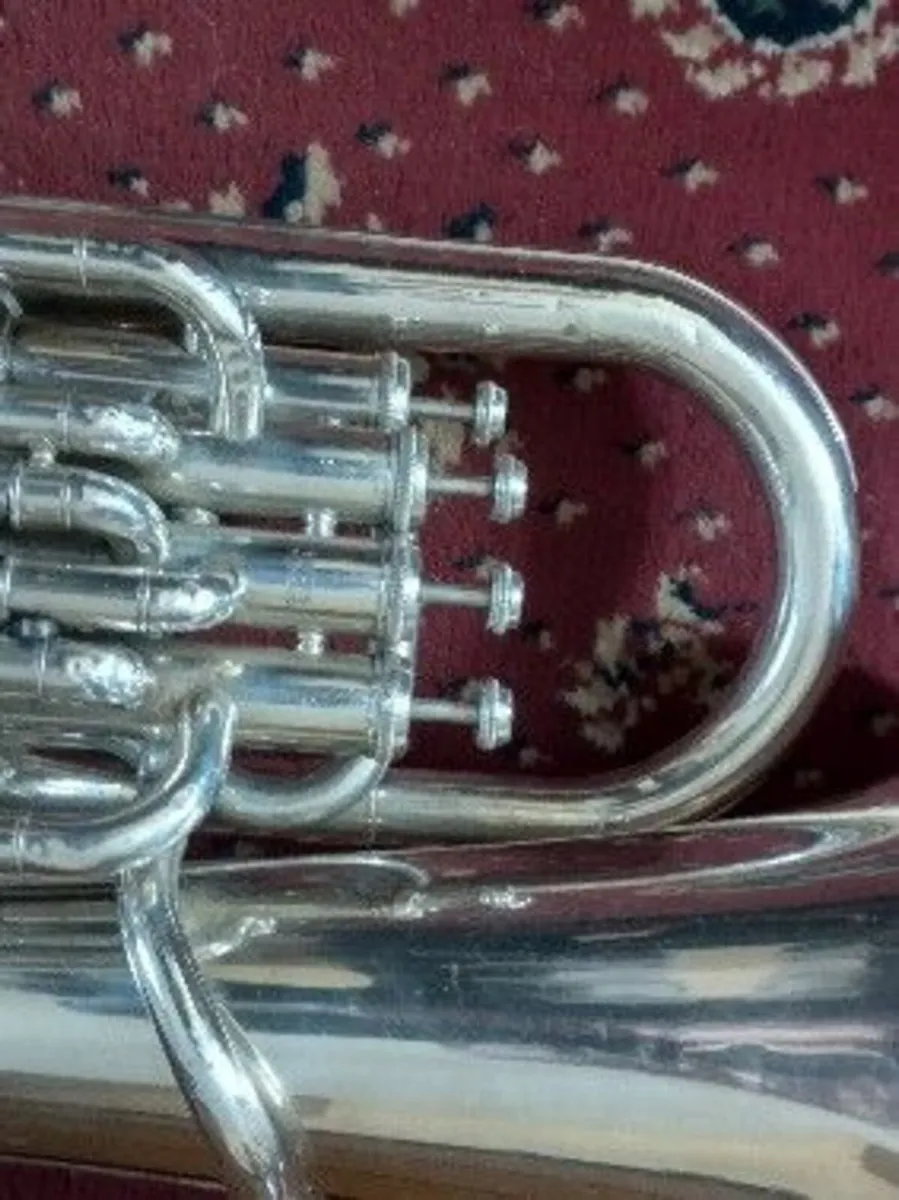 Vintage YAMAHA  Bb Euphonium - Image 3