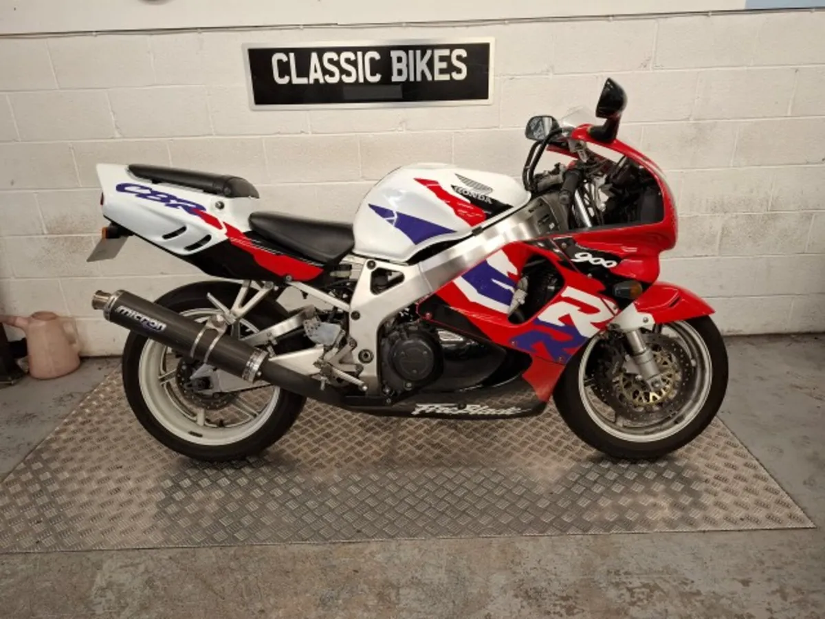 Honda Fireblade 1997 - Image 1