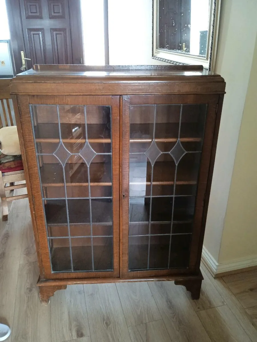 Cabinet - Image 1