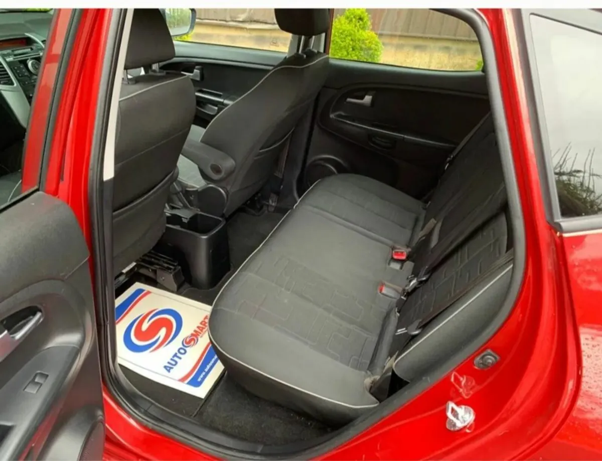 Kia Venga 2013 - Image 2
