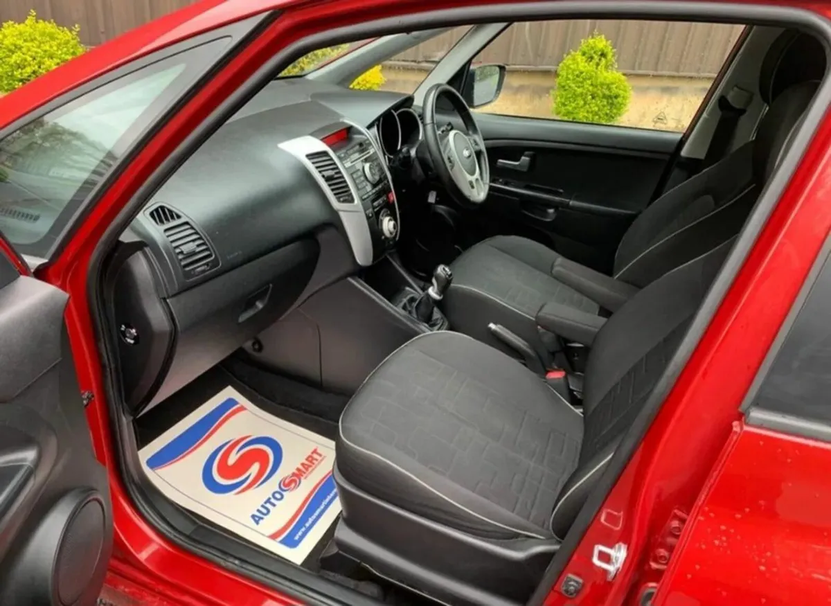 Kia Venga 2013 - Image 3