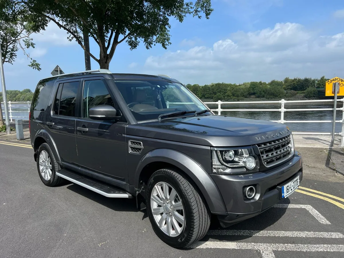 161 Land Rover Discovery 4 LOW MILAGE VERY CLEAN - Image 1