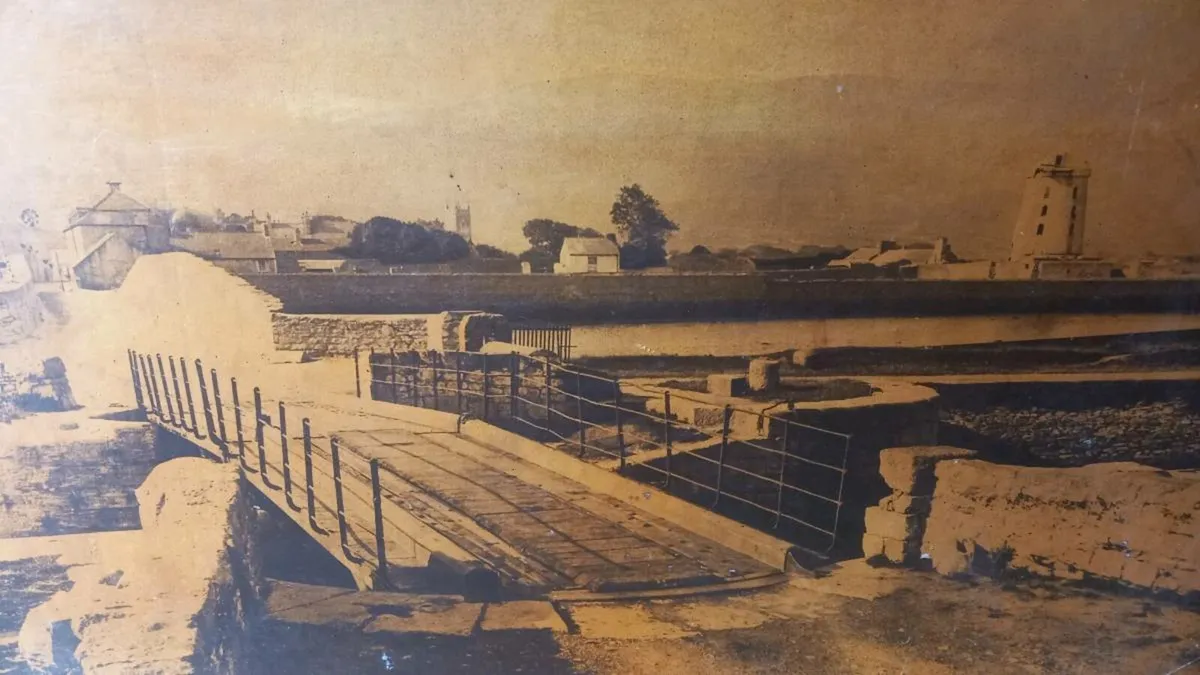 Old prints of Tralee ship canal - Image 1