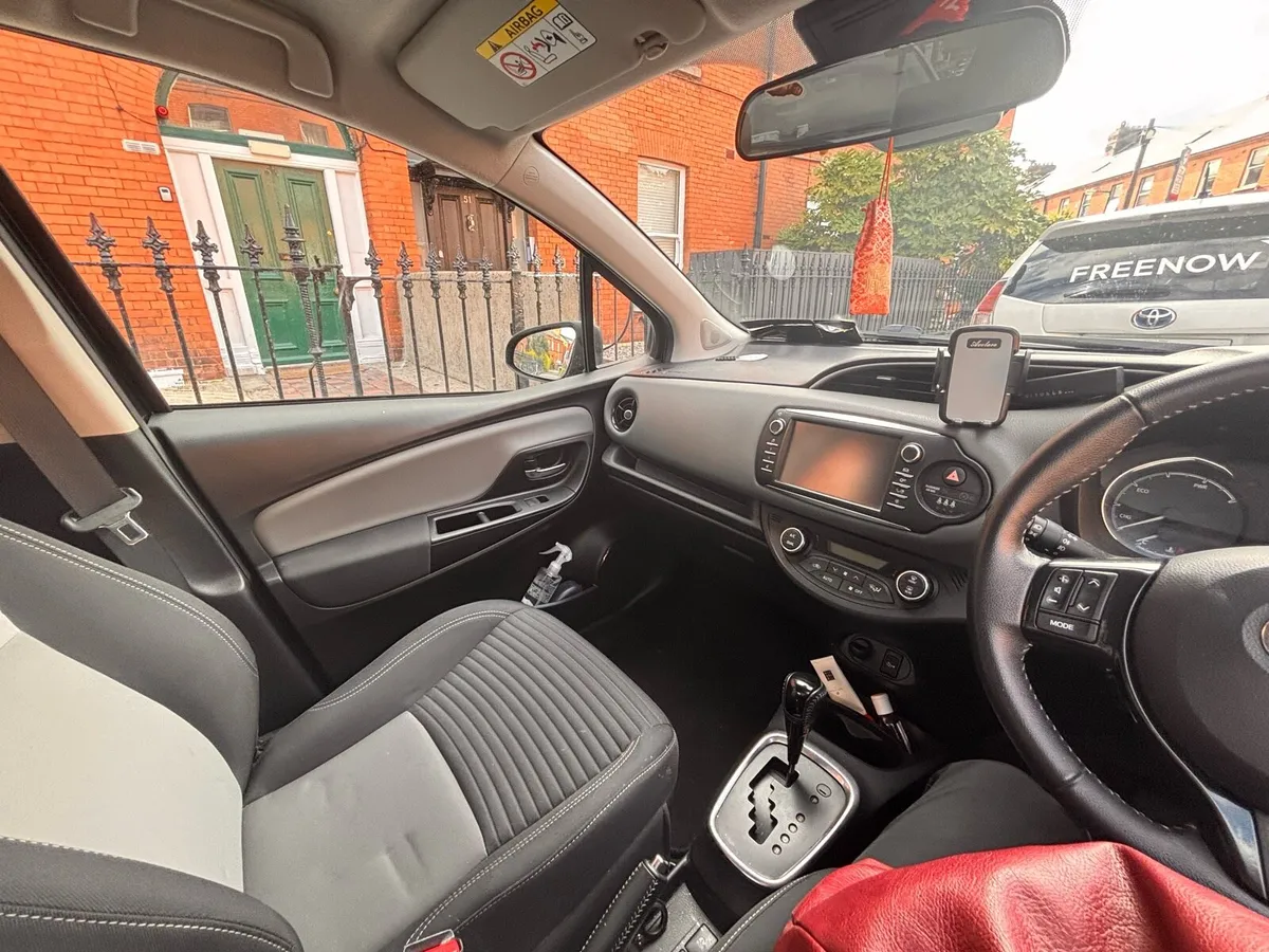 Toyota Yaris - Image 2