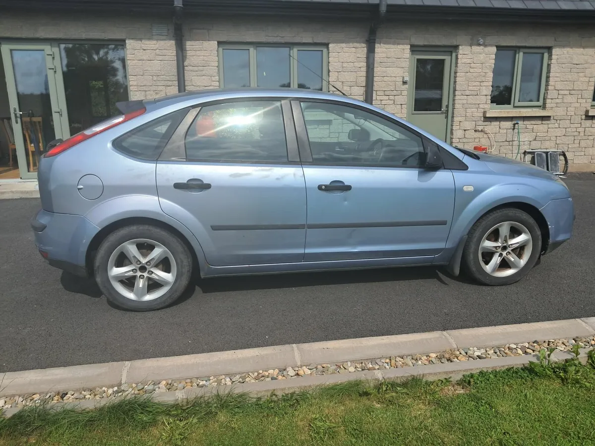Ford Focus 2006 - Image 2