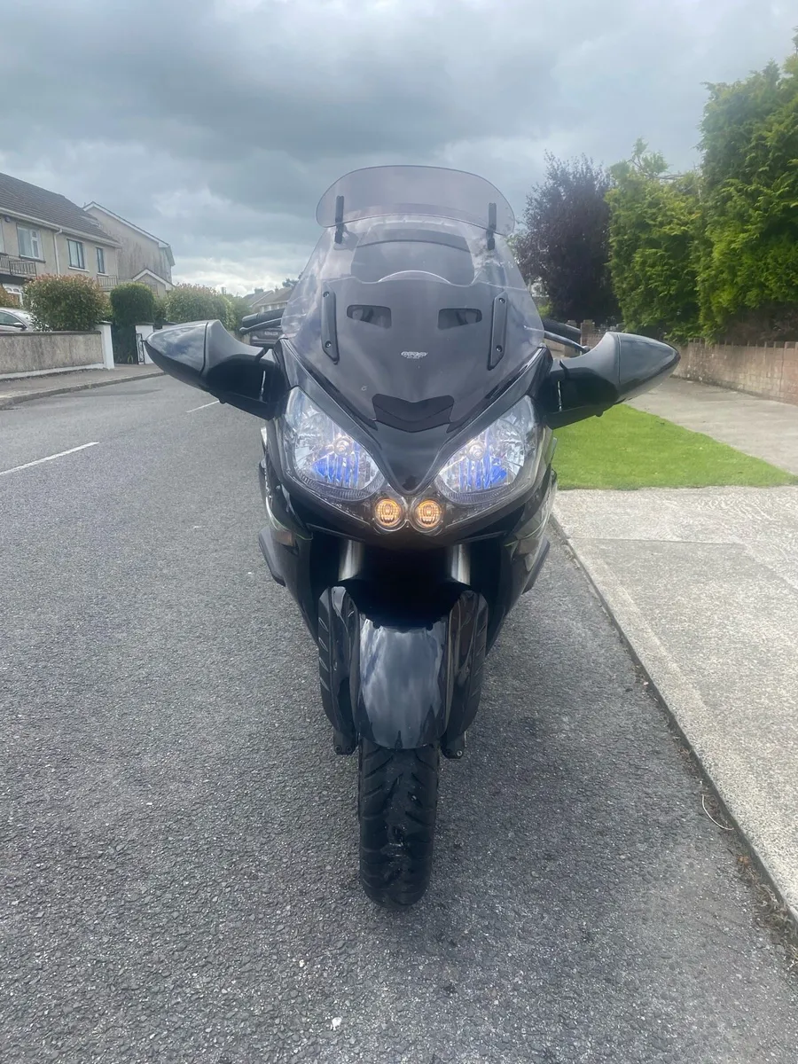 2009 Kawasaki GTR 1400 - Image 2