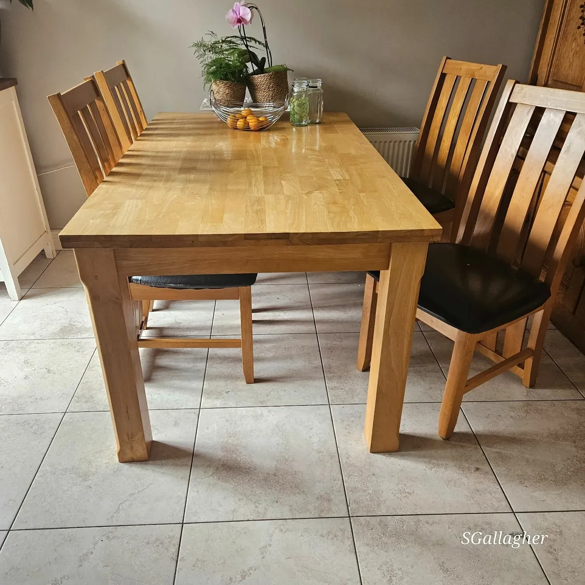 table and chairs - Image 2