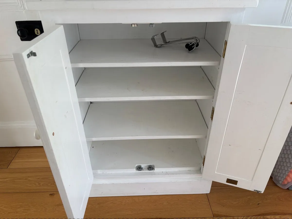 Shoe storage cabinet - Image 2
