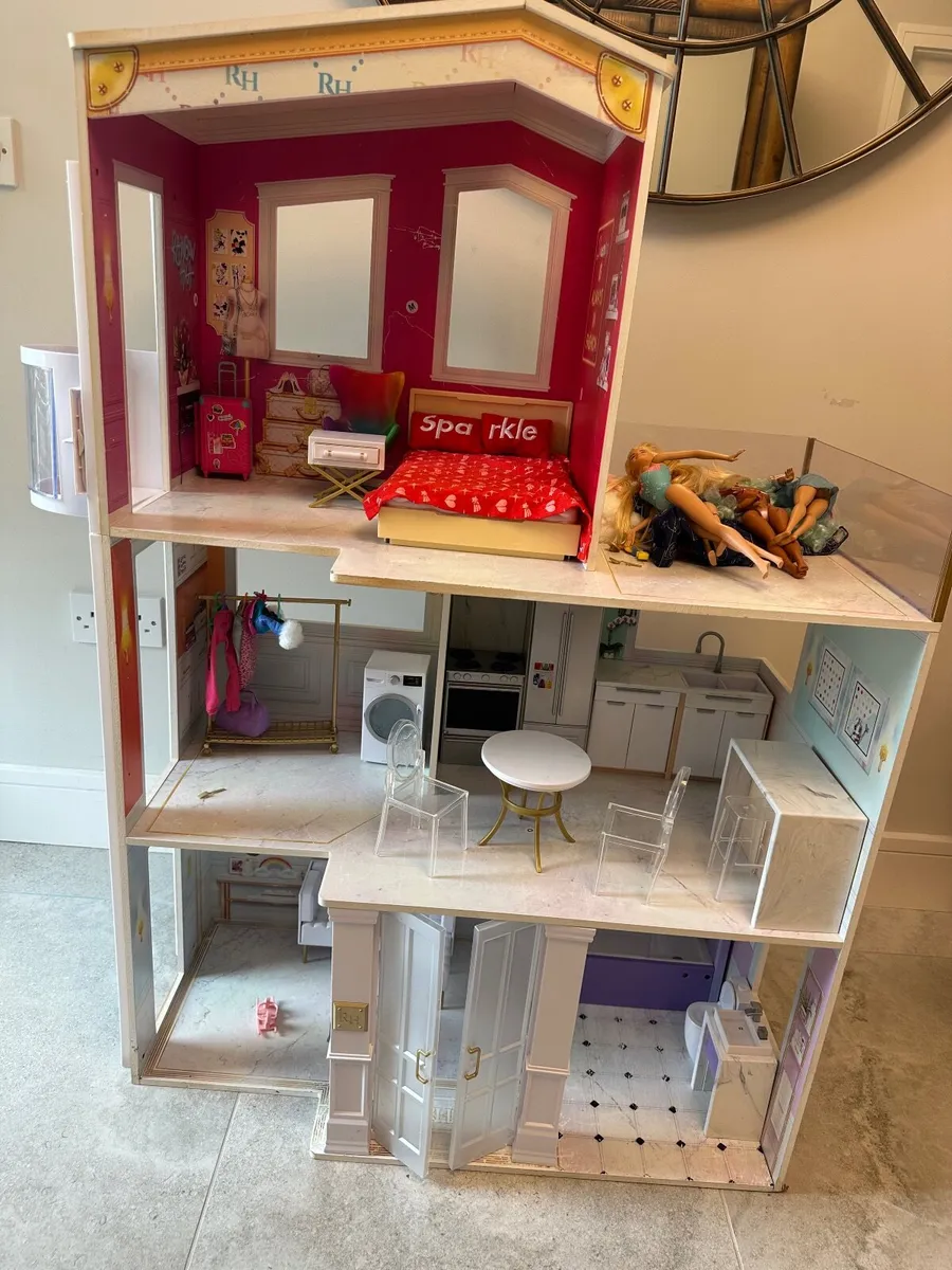 Dolls house - Image 1
