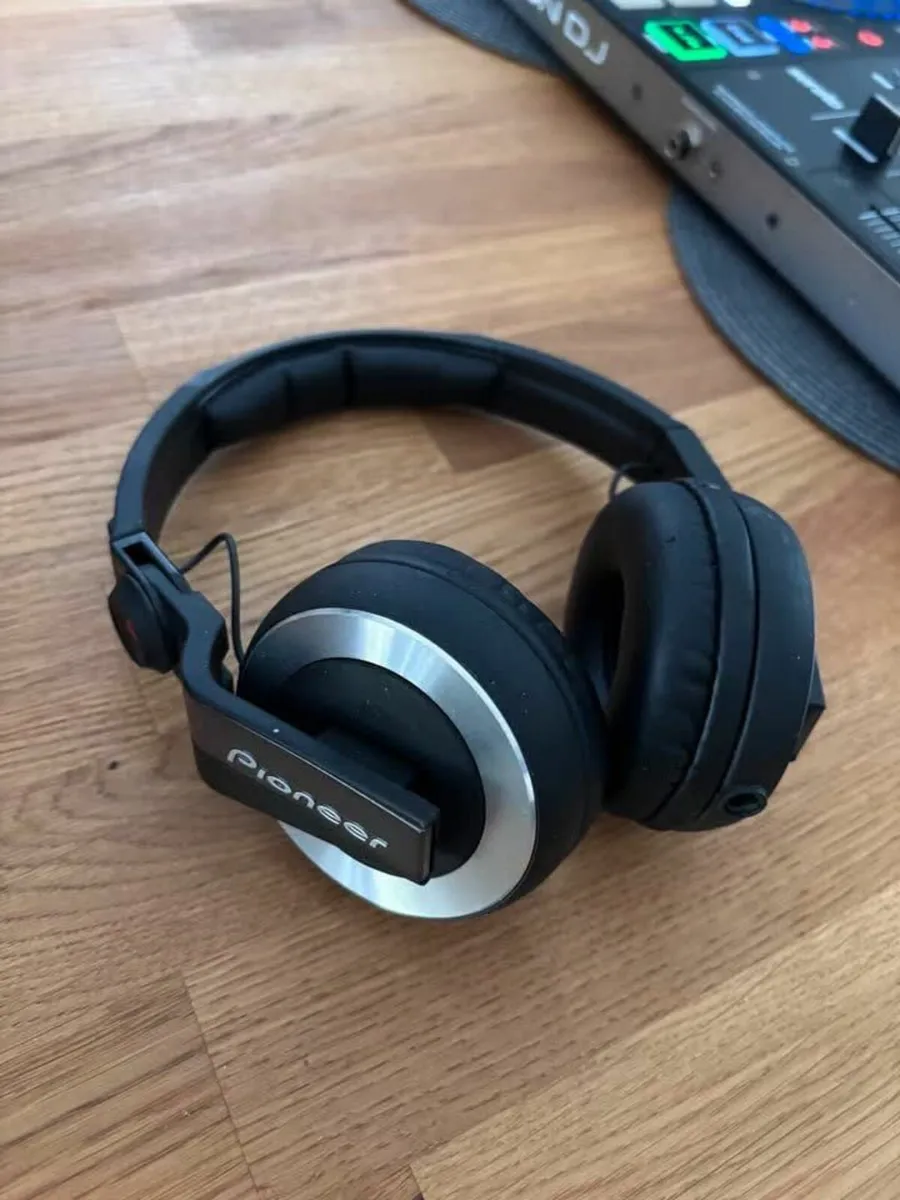 Denon MCX 8000 - DJ mixer + headphones - Image 3