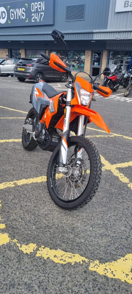 KTM 690 Enduro - Image 2
