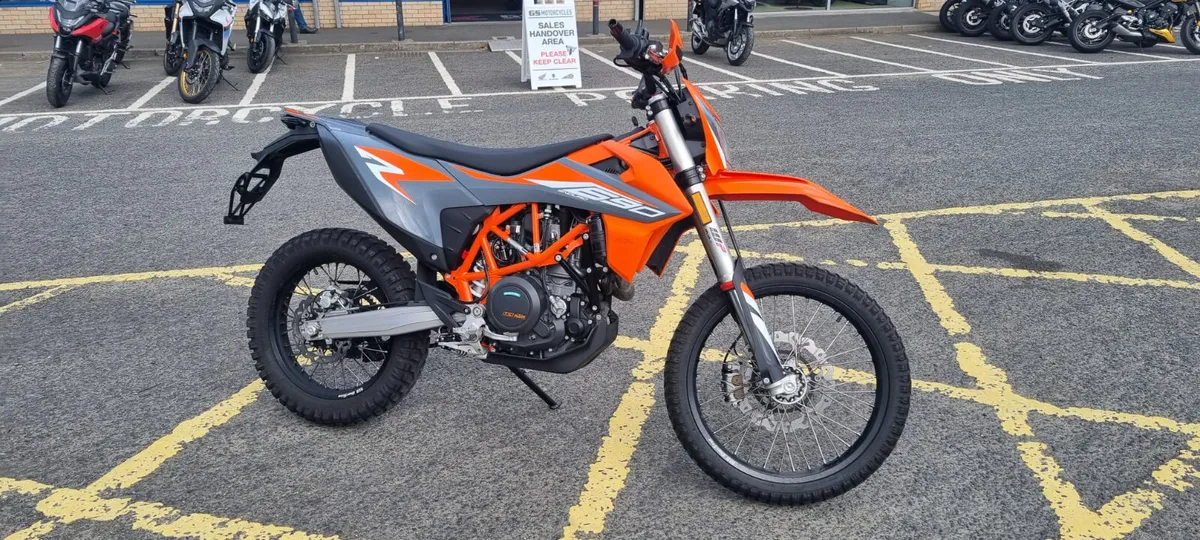 KTM 690 Enduro - Image 1