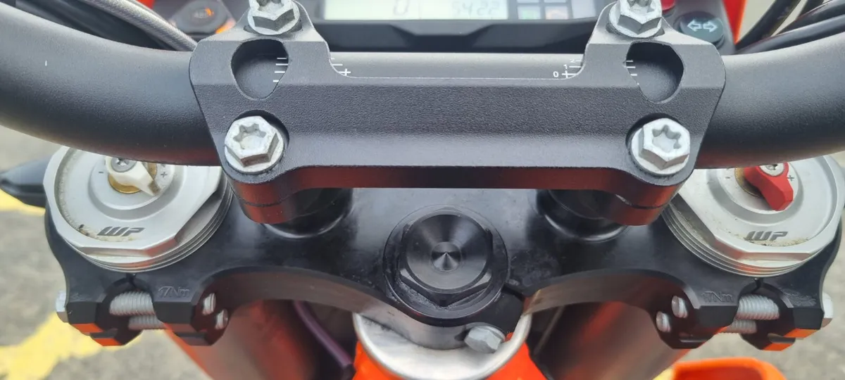 KTM 690 Enduro - Image 4