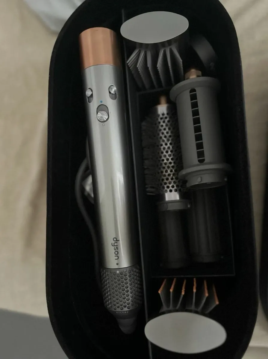 Dyson airwrap - Image 1