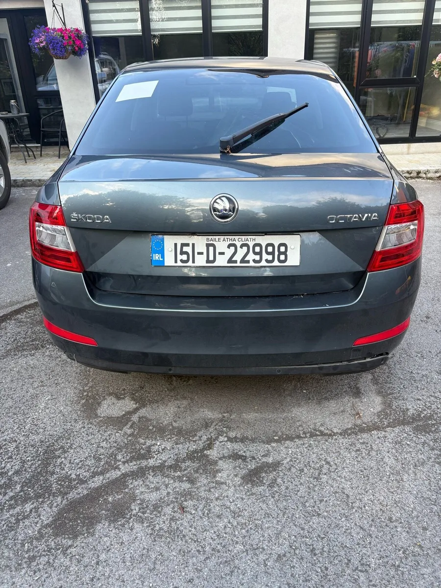 Crashed skoda octavia - Image 3