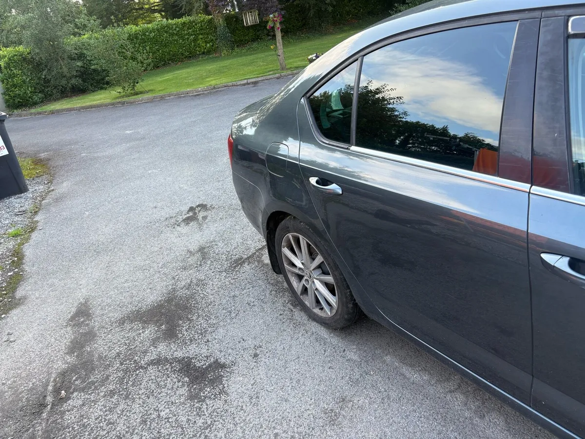 Crashed skoda octavia - Image 4