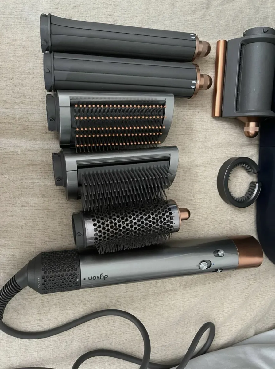 Dyson airwrap - Image 3