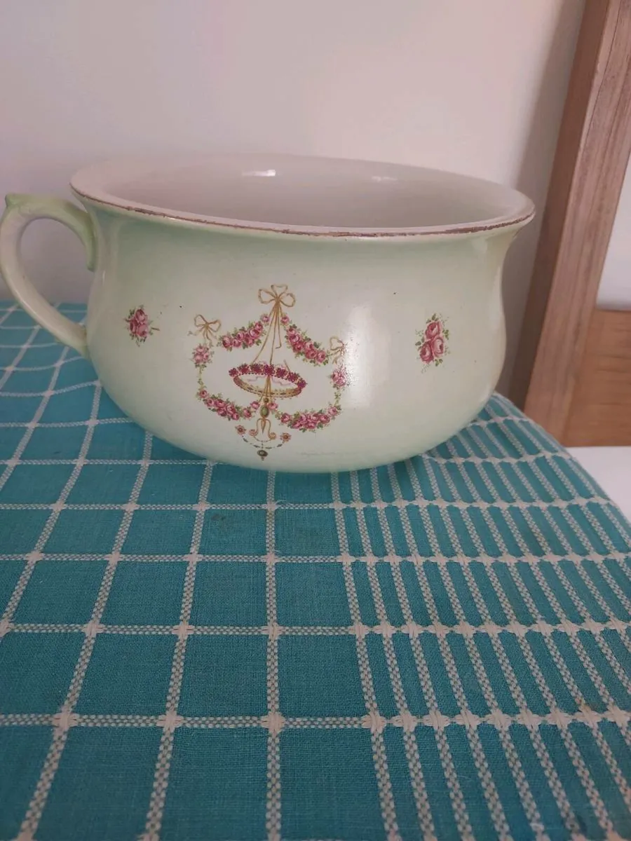 Edwardian chamber pot - Image 1