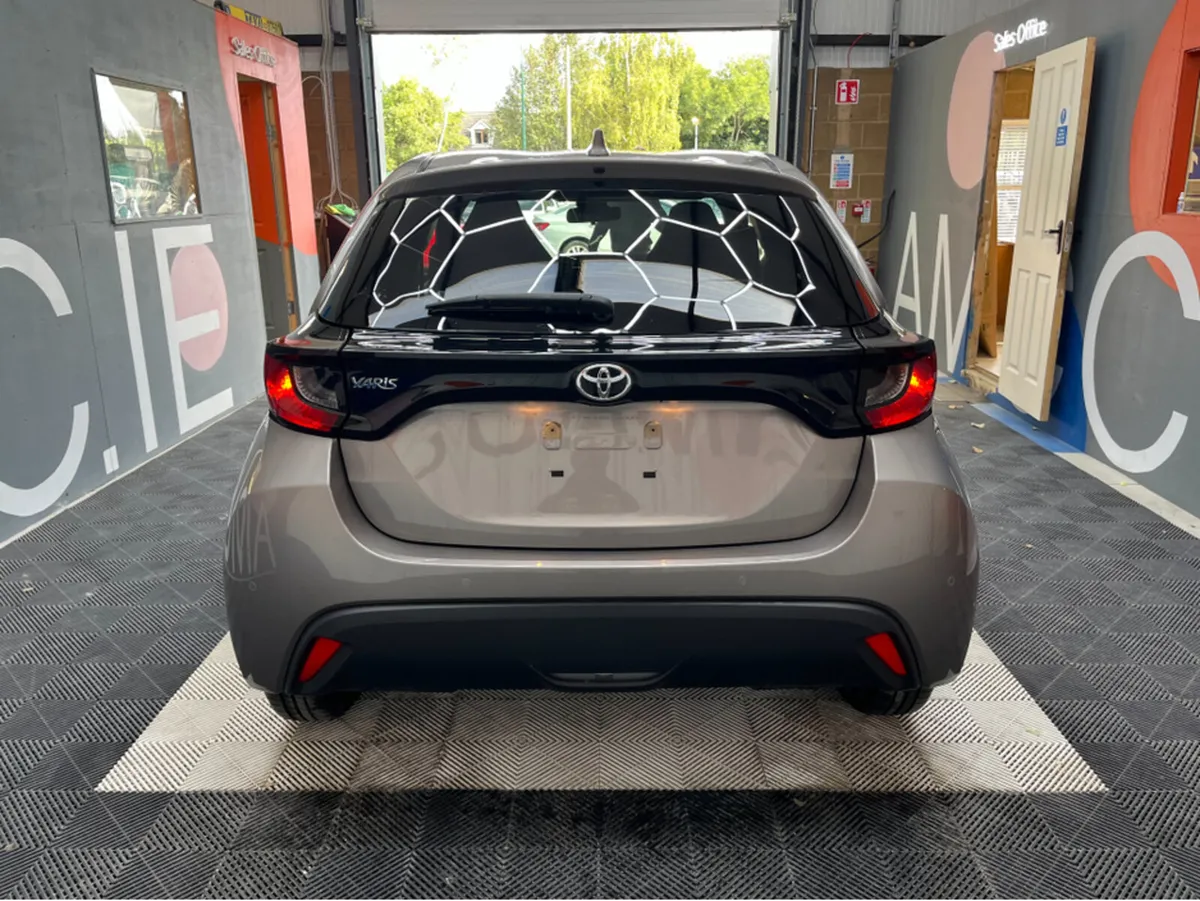 Toyota Yaris 1.0 PETROL / 40k KMs / REVERSE CAMERA - Image 4
