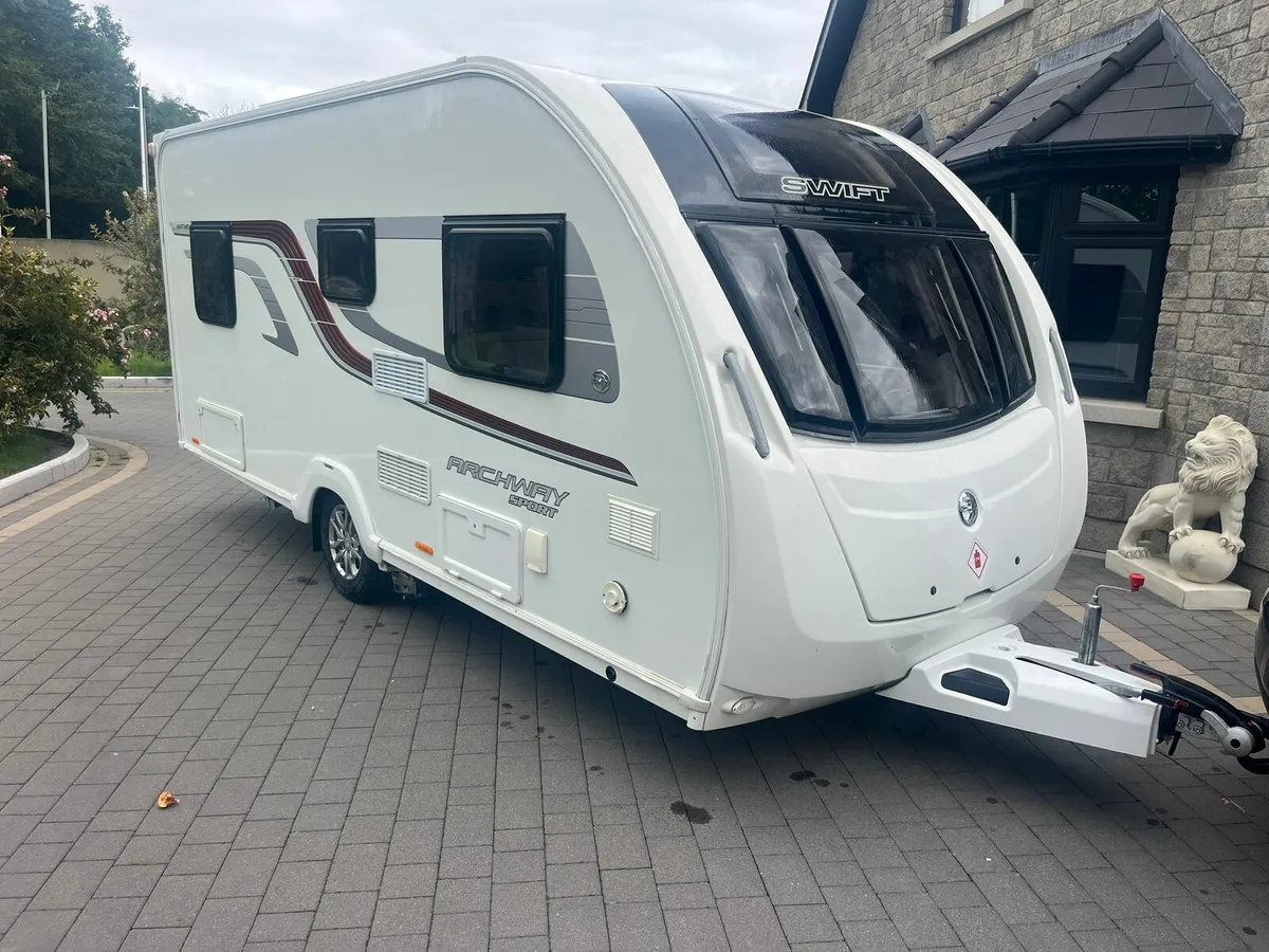 SWIFT ARCHWAY SPORT fixed bed 2018 model - Image 2