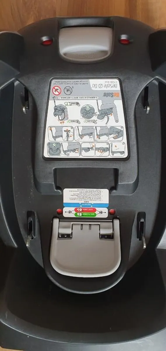 BeSafe iZi Go X1 car seat and Isofix base - Image 4