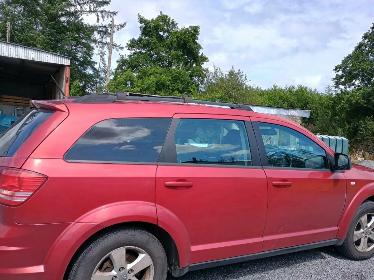2010 Dodge Journey for repair or parts - Image 4