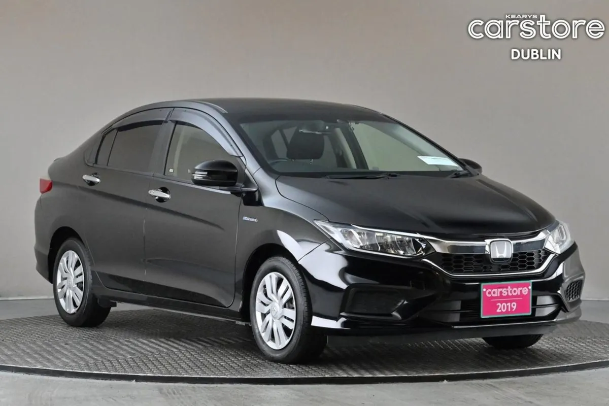 Honda Grace 1.5 Hybrid 4DR Auto  carplay android - Image 1
