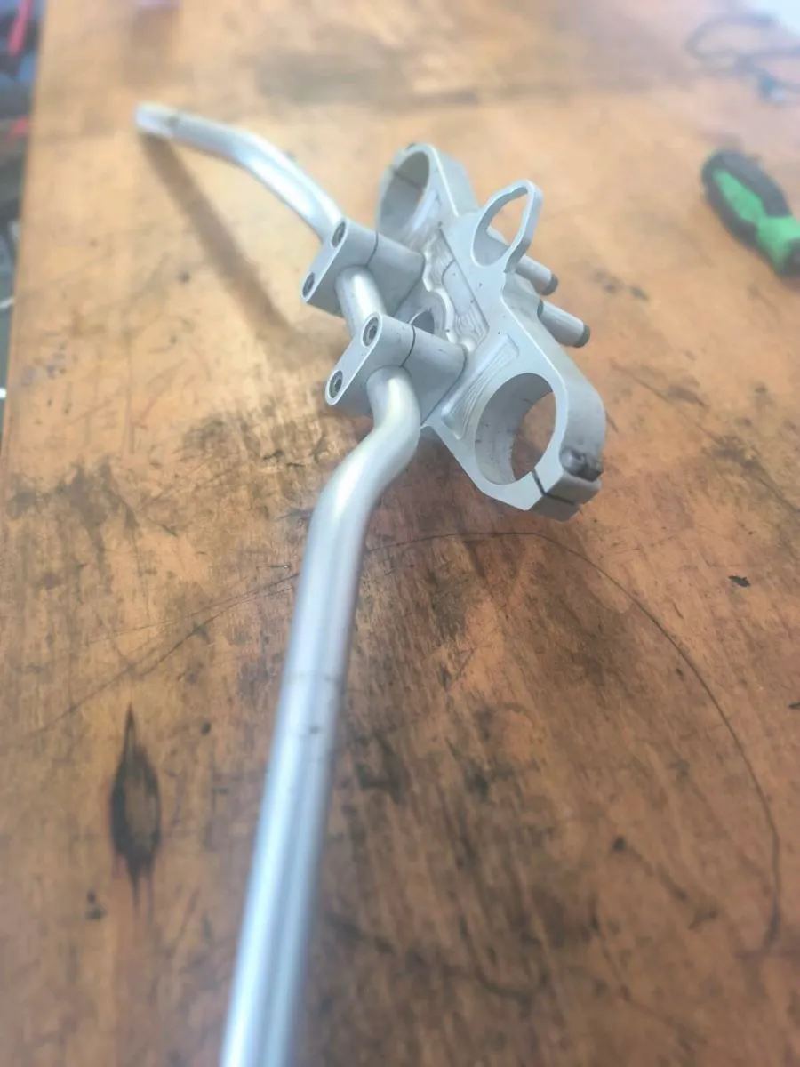 Top yoke conversion GSXR - Image 1