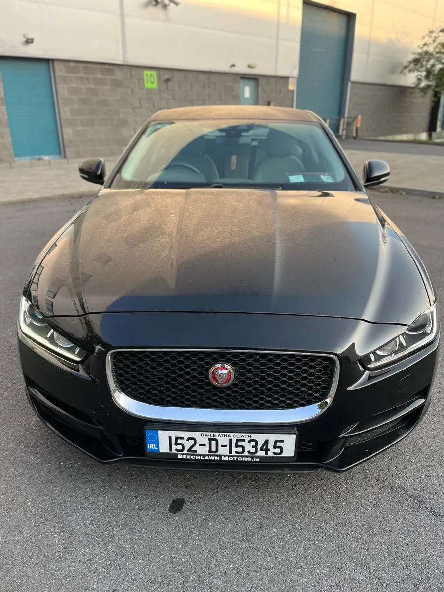 Jaguar XE 20L 14D 163PS LF SE Auto - Image 2