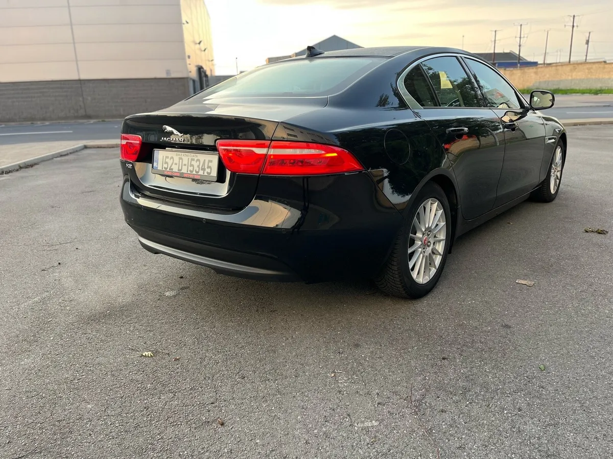 Jaguar XE 20L 14D 163PS LF SE Auto - Image 3