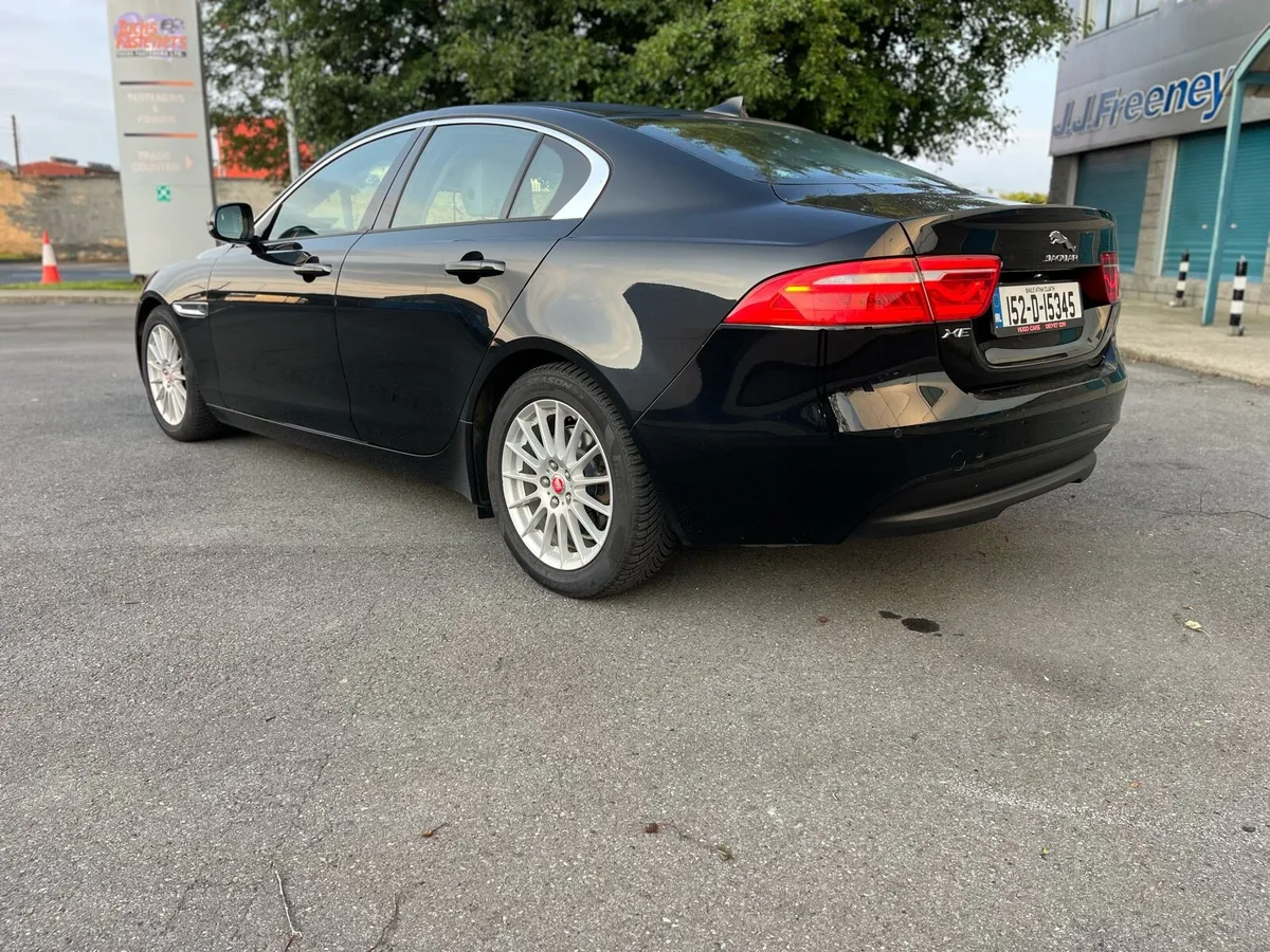 Jaguar XE 20L 14D 163PS LF SE Auto - Image 4
