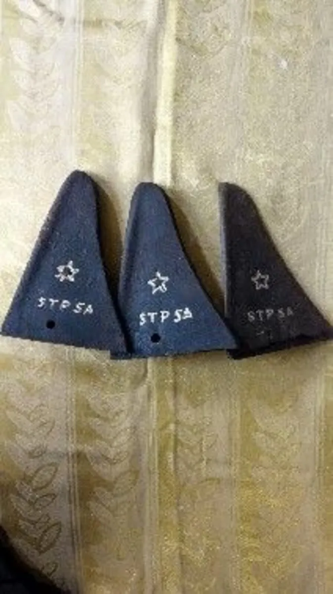 3. Antique STAR plough points/socks - Image 1