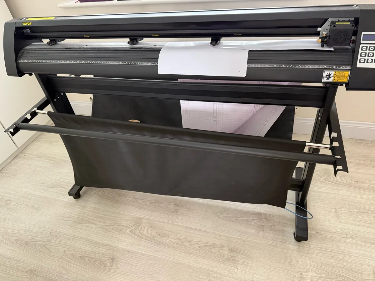 Vevor Cutting Plotter - Image 1