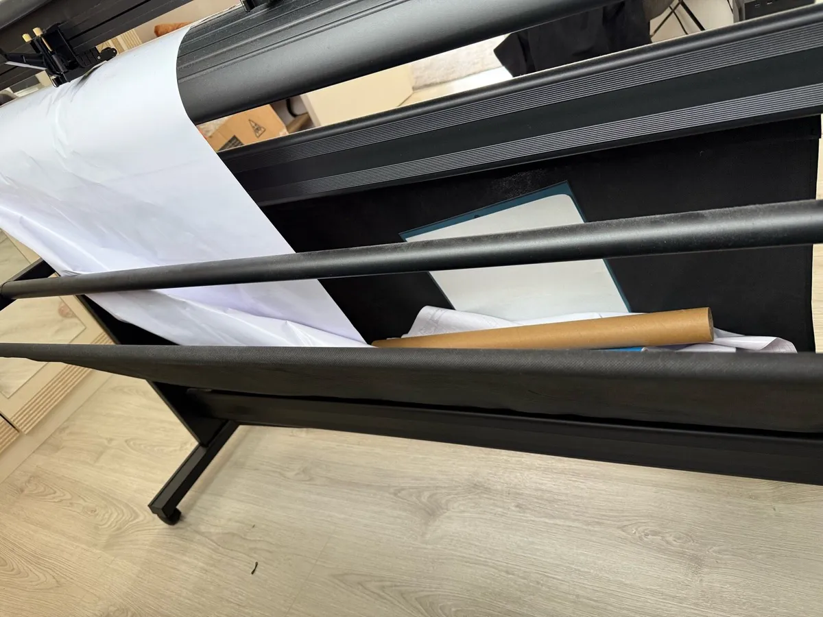Vevor Cutting Plotter - Image 2