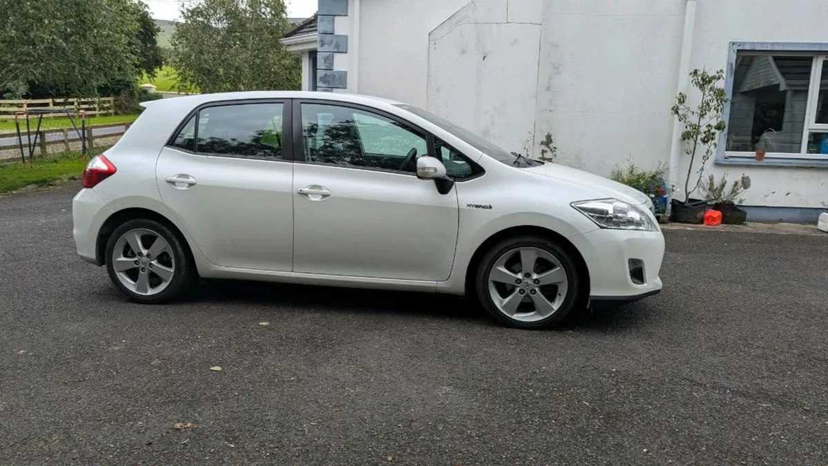 Toyota Auris - Image 1