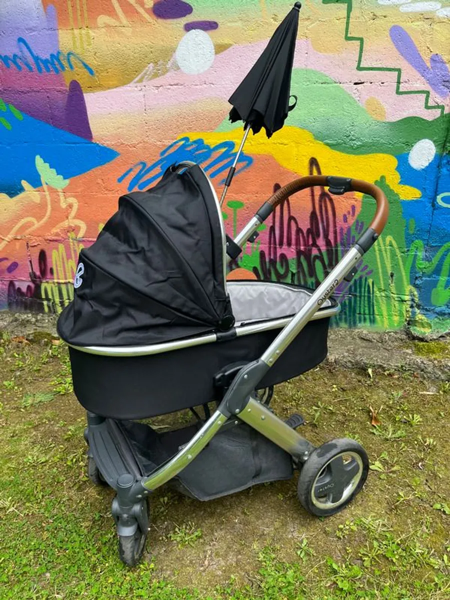 Oyster 2 - Pram, buggy, car seat travel system - Image 1